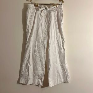 NWT. Banana Republic white pants. Size 12.